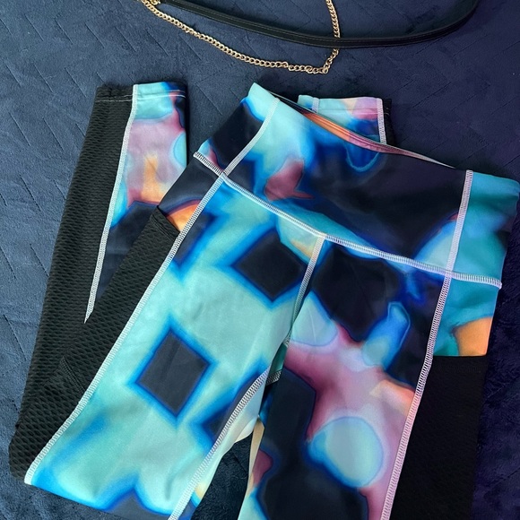 AMAZING NEW BALANCE WORKOUT PANTS (like new) - Picture 6 of 10